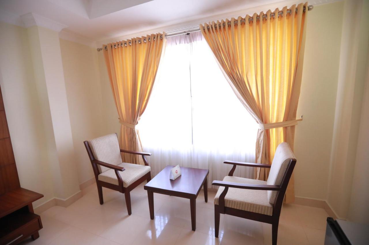 Hotel Peninsula Thrissur Bagian luar foto